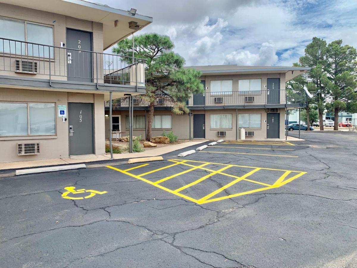 Rodeway Inn Midland Exterior photo